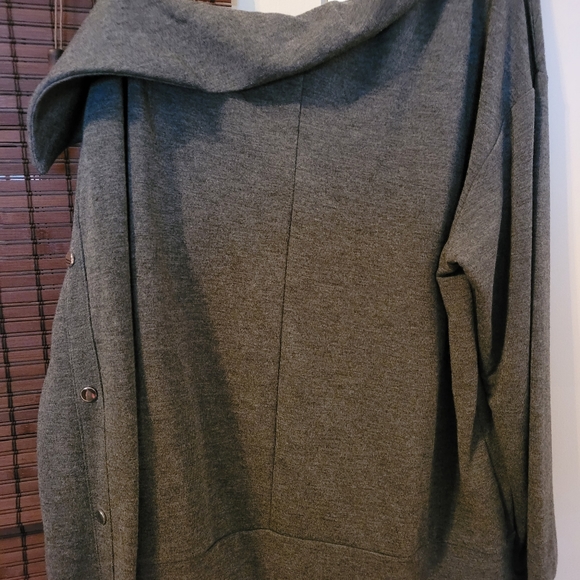 Womens Jennifer Lopez Off Shoulder Shirt-top NWT!! - Picture 5 of 6